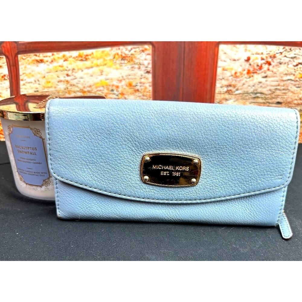 Michael Kors Leather Powder Blue Zip-Around Wallet/Clutch - Picture 3 of 12